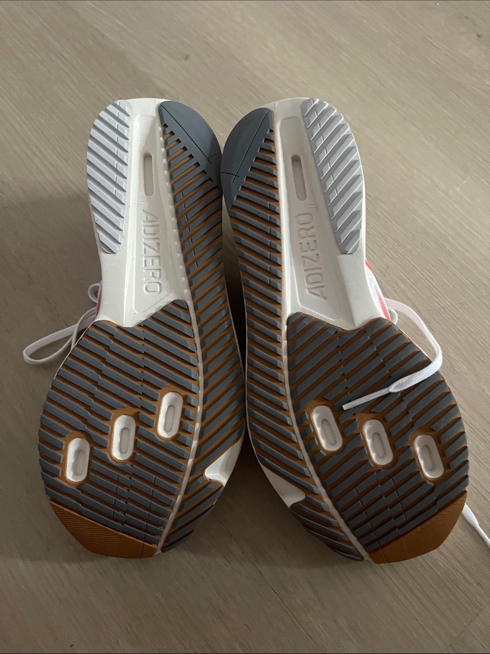Adidas Adizero SL2 - White with Red Stripes - Picture 4 of 5